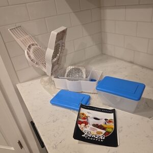 Chopper with Blue and White Containers